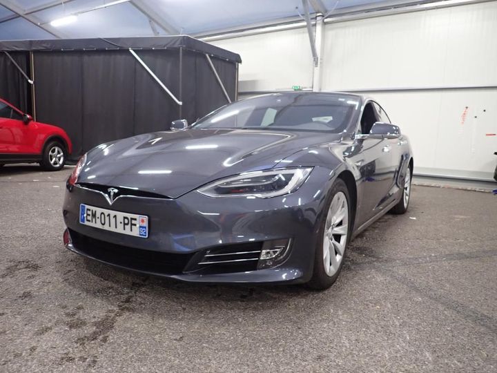 Tesla Model s (2017)