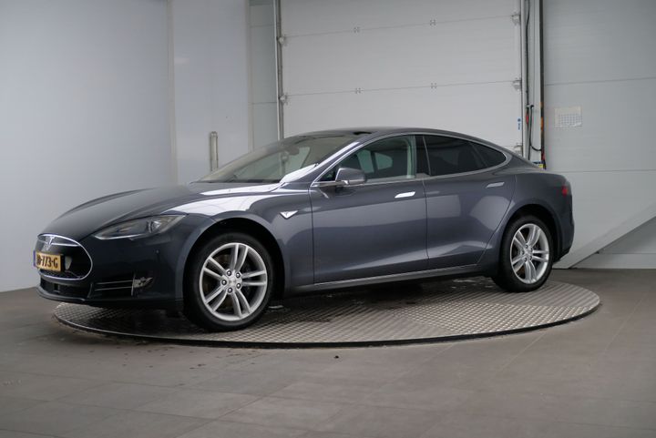 Tesla Model s (2016)