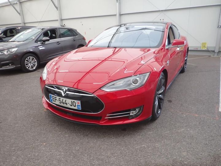 Tesla Model s (2016)