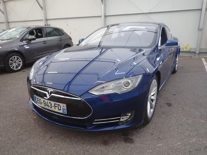 Tesla Model s (2016)
