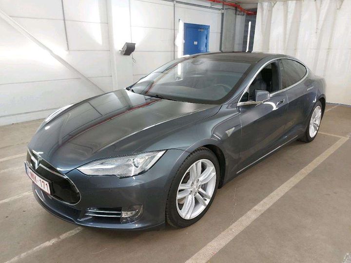 Tesla Model s (2016)