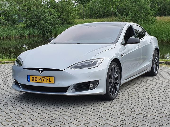 Tesla Model (2018)