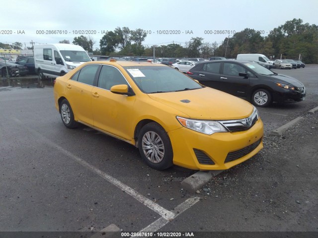 Toyota Camry hybrid (2014)