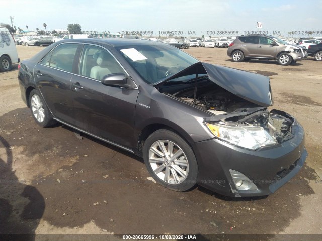 Toyota Camry hybrid (2014)