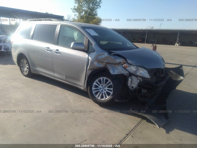 Toyota Sienna (2015)