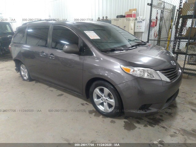 Toyota Sienna (2015)