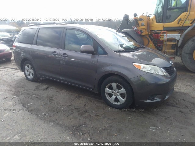 Toyota Sienna (2011)