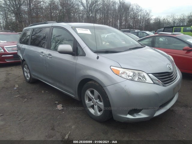 Toyota Sienna (2011)