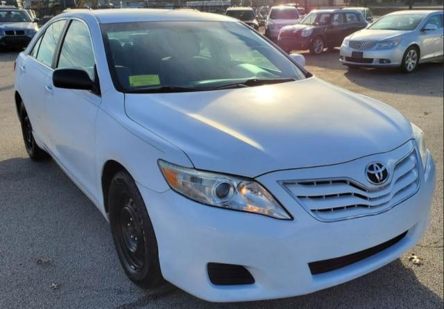 Toyota Camry base (2011)