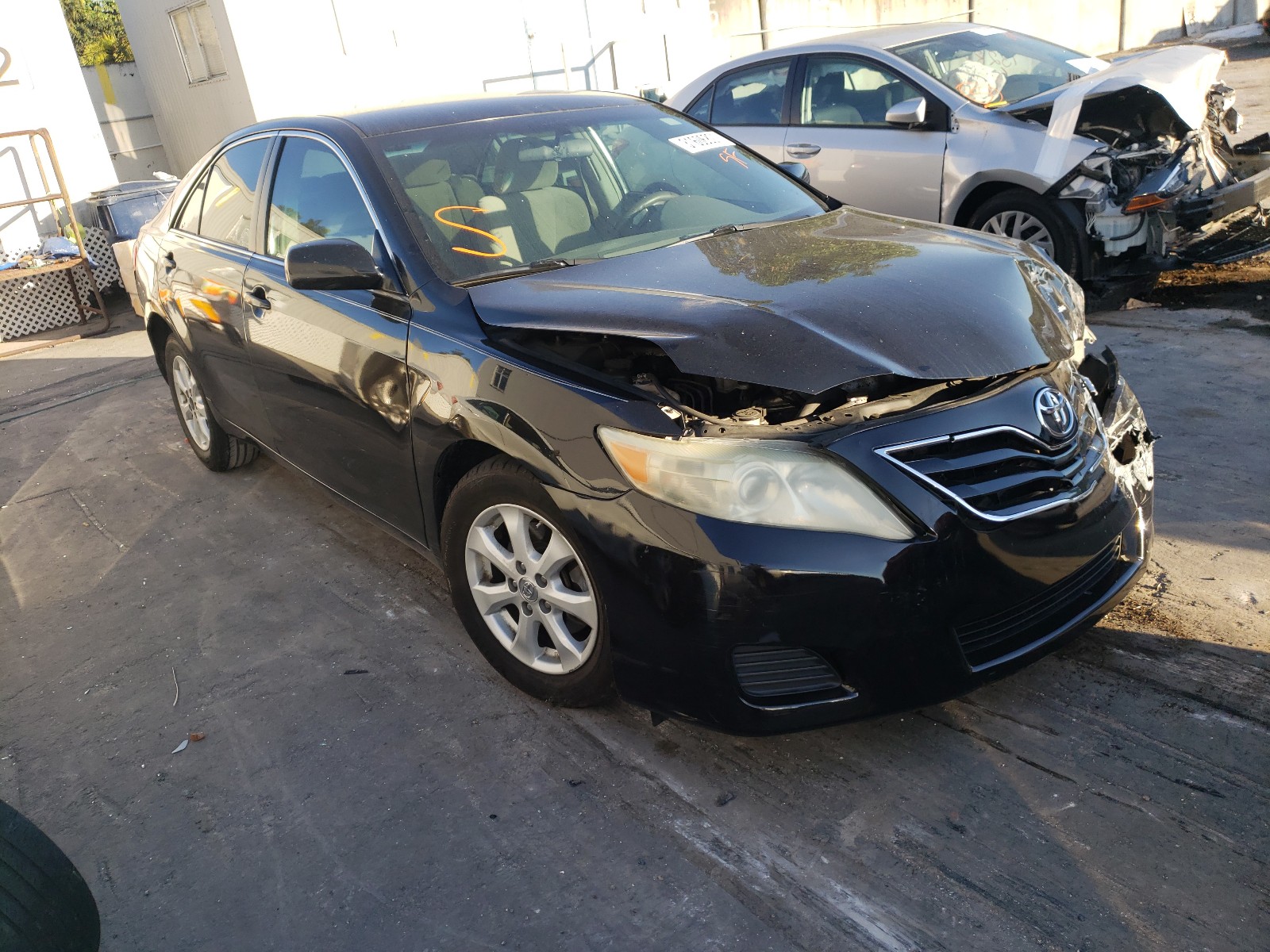 Toyota Camry base (2011)