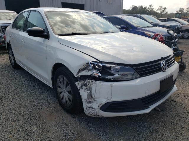 Volkswagen Jetta base (2013)