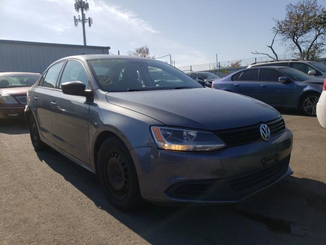Volkswagen Jetta base (2012)