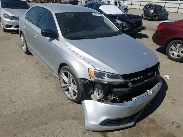 Volkswagen Jetta base (2014)